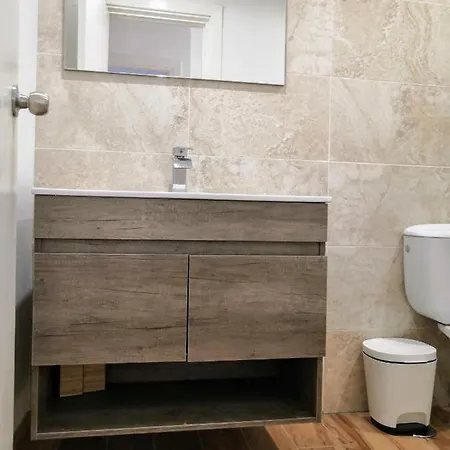 Central & Renovated 3-Bedroom Flat Málaga Buitenkant foto