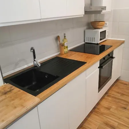 Central & Renovated 3-Bedroom Flat Málaga Buitenkant foto